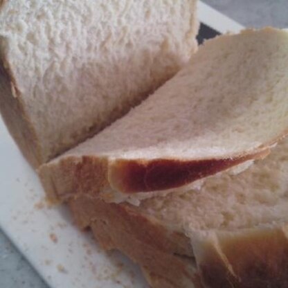 米粉入りパンの出来上がり！Canon*さんのように見た目は良くないですが、おいしくできました～。ごちそうさまでした。